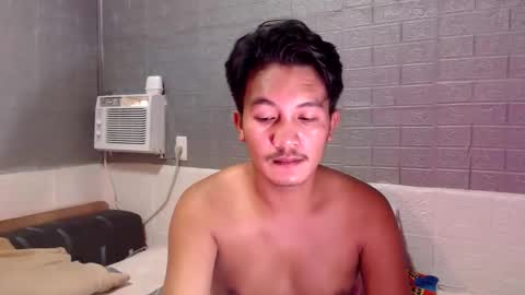 hunkylloyd online show from April 4, 2026, 11:13 pm