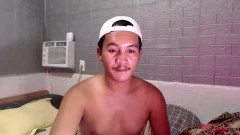 hunkylloyd online show from April 6, 2026, 5:47 pm