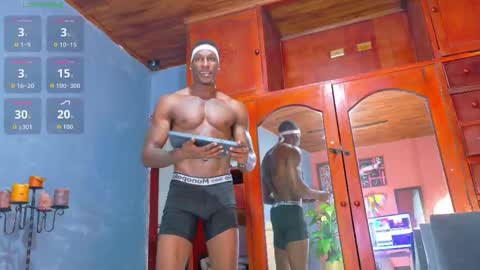 Hunter  online show from November 25, 2025, 7:58 pm