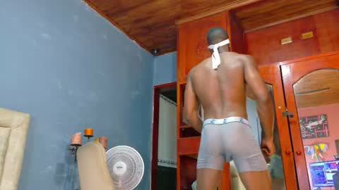 Hunter  online show from November 26, 2025, 7:26 pm