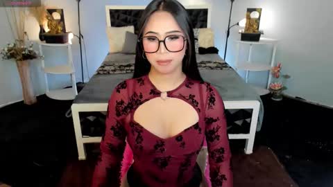 HELLO HANNAH IS BACK online show from November 28, 2025, 1:30 am