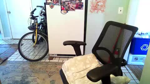 Hunter XX 420 online show from April 8, 2026, 7:03 pm