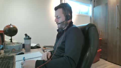 hurley7890 online show from February 19, 2025, 2:34 pm