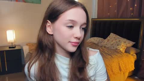 Snapshot of hwadwellingham chatting on May 16, 2026, 7:27 am Lily online show from May 16, 2026, 7:27 am