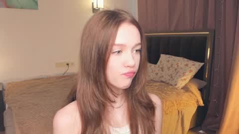 Snapshot of hwadwellingham chatting on May 19, 2026, 7:15 am Lily online show from May 19, 2026, 7:15 am
