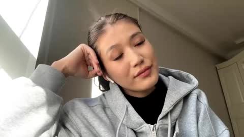 Snapshot of hyemirra chatting on November 26, 2025, 7:09 am Hanna online show from November 26, 2025, 7:09 am