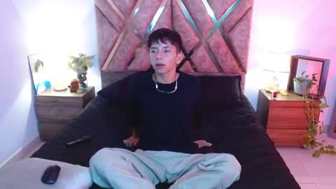 Son Hyunjin online show from September 19, 2025, 12:34 am