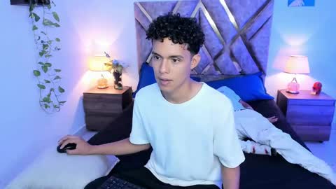 Son Hyunjin online show from October 3, 2025, 10:07 pm