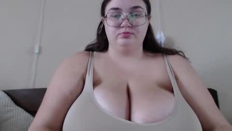 Snapshot of i_fucked_u_yesterday chatting on October 11, 2025, 10:03 am Dominika online show from October 11, 2025, 10:03 am