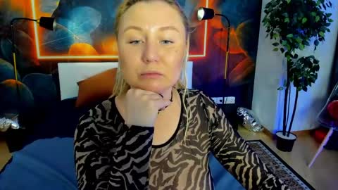 Snapshot of i_will_wake_u_up chatting on June 1, 2026, 1:29 am Samanta online show from June 1, 2026, 1:29 am