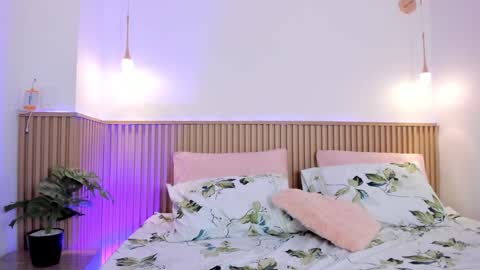   online show from December 19, 2024, 4:23 am