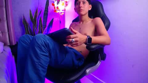 Snapshot of iam_smiths chatting on March 3, 2026, 1:06 pm I A M S M I T H S online show from March 3, 2026, 1:06 pm