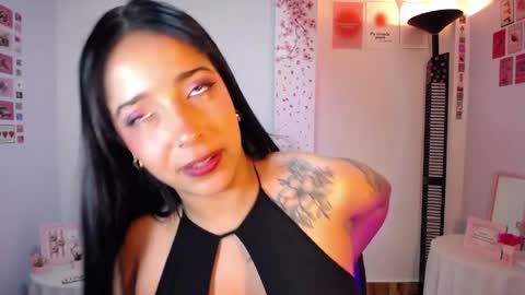 Camila online show from May 29, 2026, 5:27 am