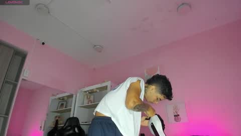 IAN CASTILLO online show from October 23, 2025, 11:09 am