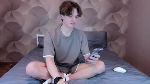 Ian Flor online show from April 28, 2026, 3:17 pm