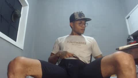 Snapshot of ian_tuner chatting on December 23, 2024, 5:28 am ian_tuner online show from December 23, 2024, 5:28 am