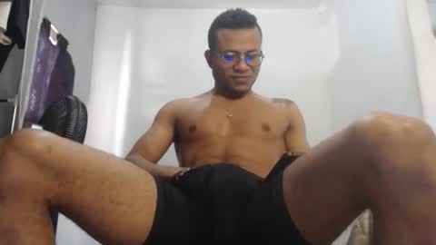 Snapshot of ian_tuner chatting on November 12, 2025, 5:02 pm ian_tuner online show from November 12, 2025, 5:02 pm