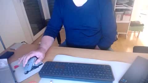 iandy12 online show from November 25, 2025, 10:43 pm