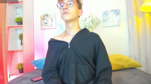 ian  online show from November 16, 2025, 2:28 am