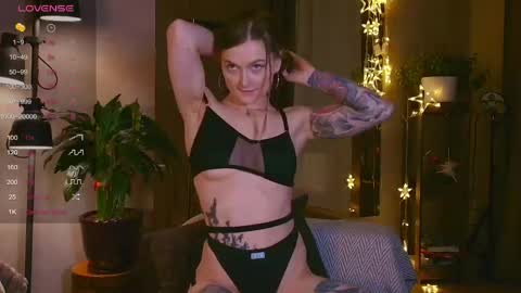 Milena online show from June 4, 2026, 10:27 pm