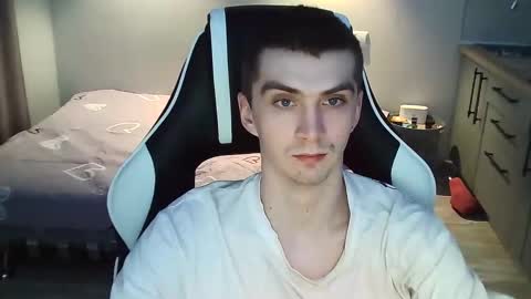 MAX online show from January 25, 2025, 8:10 pm