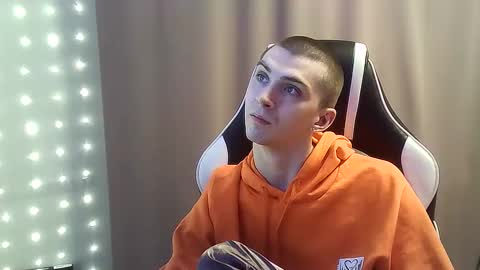 MAX online show from February 12, 2025, 6:19 pm