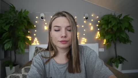 Danielle online show from January 7, 2025, 5:53 pm