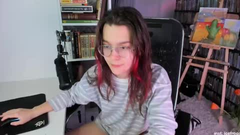 Snapshot of icefroq chatting on March 7, 2025, 9:59 pm Julia online show from March 7, 2025, 9:59 pm