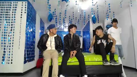 THOMAS AND DAMIAND online show from February 11, 2025, 1:09 pm