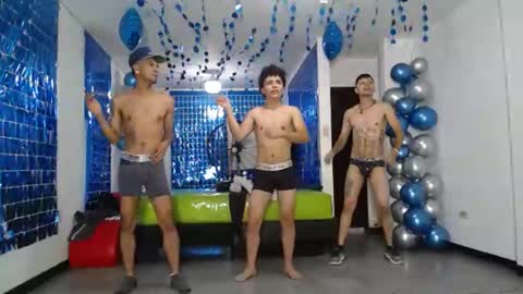 THOMAS AND DAMIAND online show from February 13, 2025, 6:48 pm