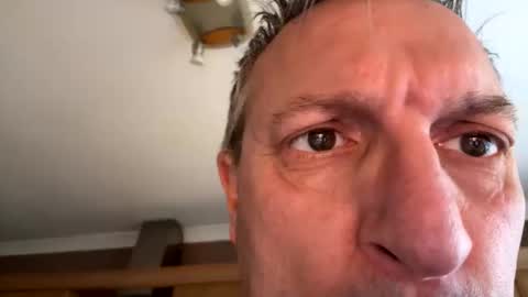 Snapshot of icums4u chatting on September 27, 2025, 7:35 am icums4u online show from September 27, 2025, 7:35 am