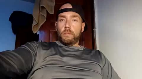 Snapshot of icyfucktoy chatting on November 10, 2025, 4:44 am icyfucktoy online show from November 10, 2025, 4:44 am