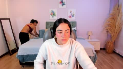 Snapshot of icysweetcam chatting on April 22, 2026, 10:17 am Icy online show from April 22, 2026, 10:17 am