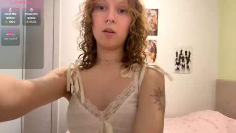 Sarah online show from April 18, 2026, 4:00 pm