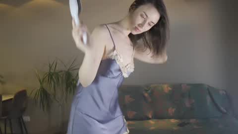 Snapshot of ifyouleave chatting on February 16, 2025, 3:38 pm Belle online show from February 16, 2025, 3:38 pm