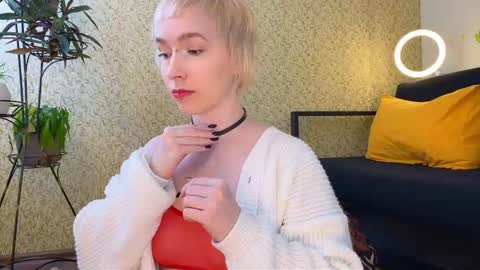 Emmy  help me reach 100 thumbs up online show from February 18, 2025, 9:54 am