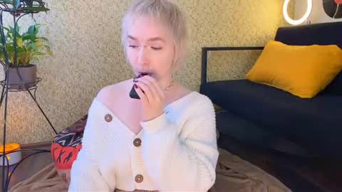 Emmy  help me reach 100 thumbs up online show from March 10, 2025, 7:53 am