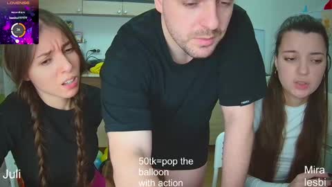 Julia and Mira online show from December 8, 2024, 3:35 pm