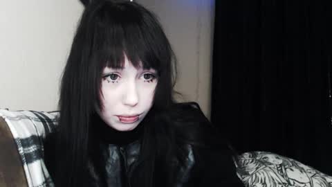 iiiiiiis online show from January 7, 2026, 11:18 pm