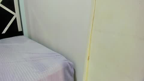 Isabella online show from October 1, 2025, 1:50 pm