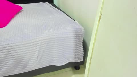 Isabella online show from October 2, 2025, 1:07 pm