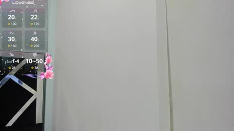 Isabella online show from October 14, 2025, 12:28 pm