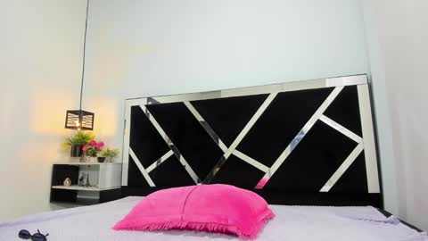 Isabella online show from January 13, 2026, 12:54 pm