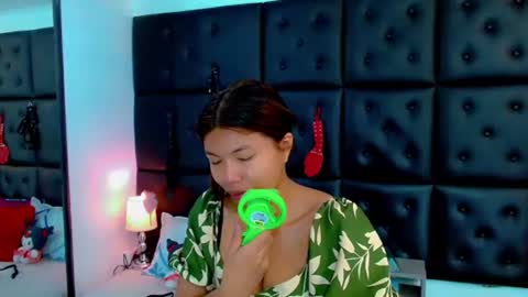Snapshot of iisalombardi chatting on June 21, 2026, 2:25 am iisalombardi online show from June 21, 2026, 2:25 am