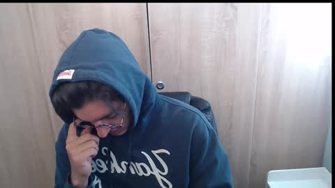 ikyan_nc online show from December 2, 2025, 3:40 pm