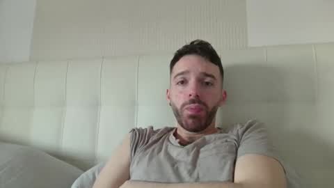 Snapshot of ilcale48 chatting on April 16, 2026, 7:42 am ilcale48 online show from April 16, 2026, 7:42 am