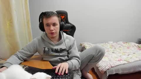 iliaskris online show from November 30, 2025, 1:37 pm