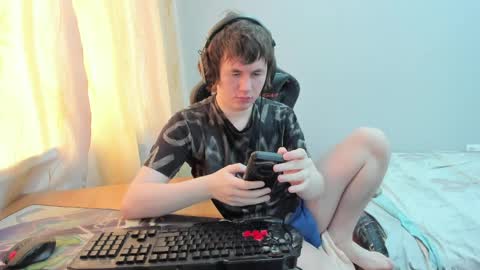 Snapshot of iliaskrislove chatting on April 9, 2026, 6:19 am iliaskris online show from April 9, 2026, 6:19 am