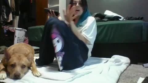 Snapshot of illlypad_lilac chatting on May 1, 2026, 1:32 am Lilly online show from May 1, 2026, 1:32 am