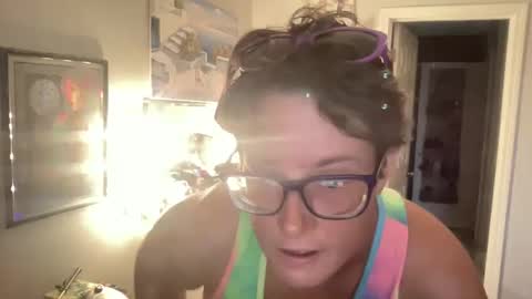 ilustlucy online show from September 16, 2025, 11:17 pm